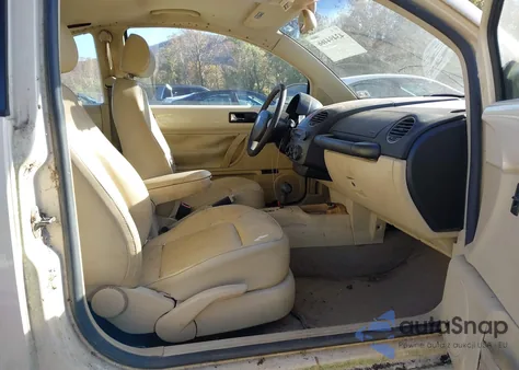 2007 Volkswagen New Beetle 2.5 z USA, uszkodzony, nr VIN 3VWEW31C47M518356